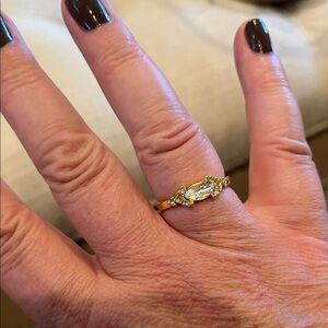 Elegant fashion gold tone Women's Ring